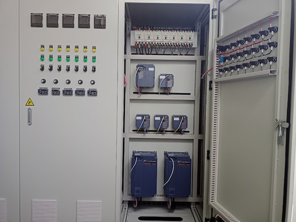 Tủ điện điều khiển dây chuyền sản xuất